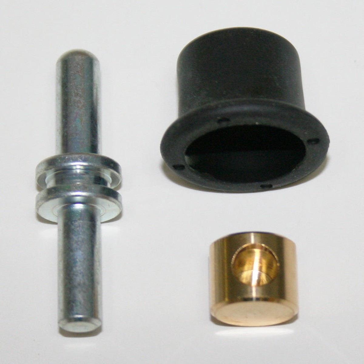 01-04 ZR1200S / 02-03 ZX1200C / 92-95 ZR1100A Clutch Master Cylinder Pushrod, Bushing & Boot